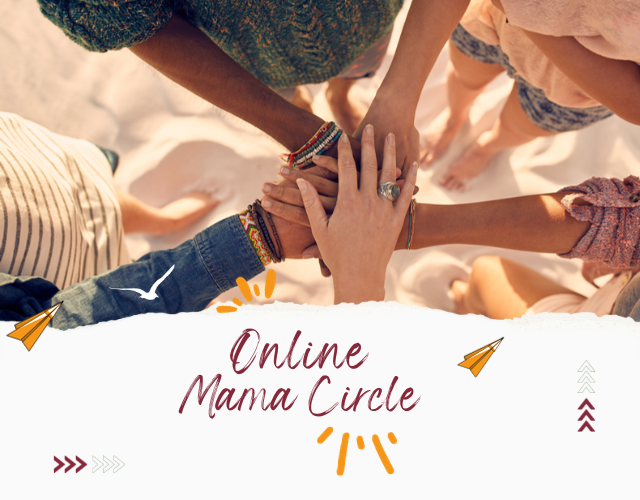 Foto von 5 Händen die aufeinander liegen. Frauen stehen barfuss im Sand. Text "Online Mama Circle"